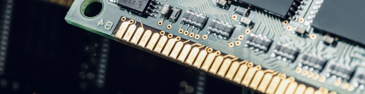 Роль RAM в работе сервера: фундамент производительности и стабильности