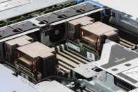 Изображение  2U,  до x2, 32 слотов  DIMM до  Gb | до 12 HDD/SSD 3.5 общим объёмом до 216000 ГБ. Блок питания x