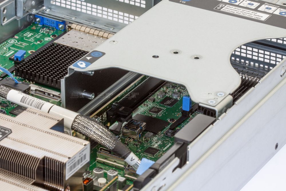 Изображение Новый сервер HPE DL385 Gen11 16SFF 2U, AMD Epyc до x2, 24 слотов  DIMM до  Gb | до 16 HDD/SSD 2.5 общим объёмом до 245760 ГБ. Блок питания x