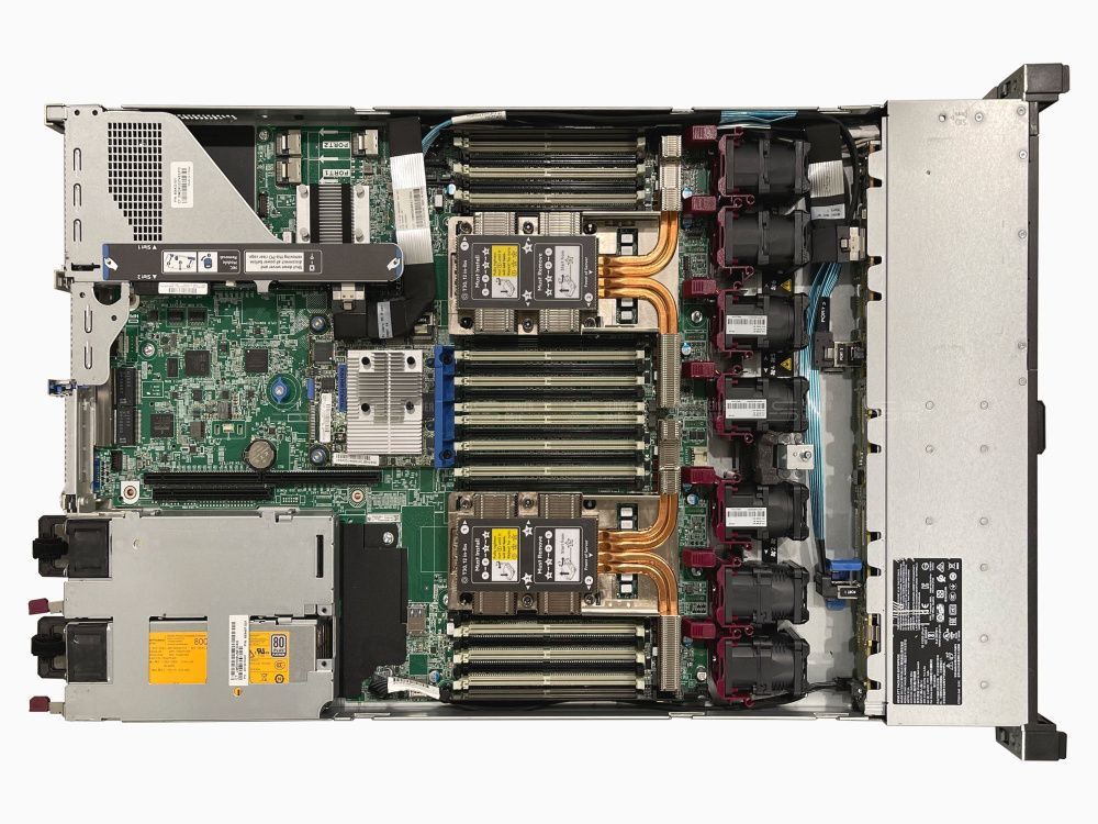 Изображение HPE DL360 Gen10 8SFF 1U, Intel Xeon Scalable до x2, 24 слотов  DIMM до  Gb | до 10 HDD/SSD 2.5 общим объёмом до 20000 ГБ. Блок питания x