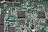 Изображение HPE DL380 Gen10 24SFF 2U, Intel Xeon Scalable до x2, 24 слотов  DIMM до  Gb | до 24 HDD/SSD 2.5 общим объёмом до 128000 ГБ. Блок питания x