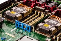Изображение HPE DL360 Gen10 4LFF 1U, Intel Xeon Scalable до x2, 24 слотов  DIMM до  Gb | до 4 HDD/SSD 3.5 общим объёмом до 80000 ГБ. Блок питания x