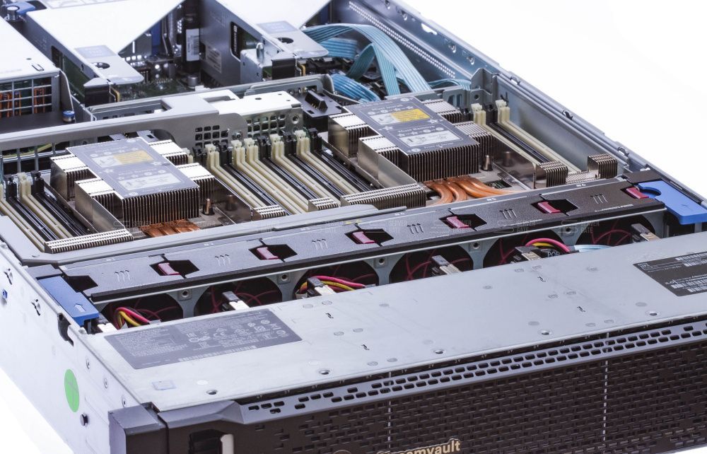 Изображение HPE DL560 Gen10 24SFF 2U, Intel Xeon Scalable до x2, 24 слотов  DIMM до  Gb | до 24 HDD/SSD 2.5 общим объёмом до 128000 ГБ. Блок питания x