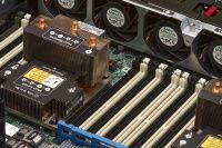 Изображение HPE DL380 Gen10 24SFF 2U, Intel Xeon Scalable до x2, 24 слотов  DIMM до  Gb | до 24 HDD/SSD 2.5 общим объёмом до 128000 ГБ. Блок питания x