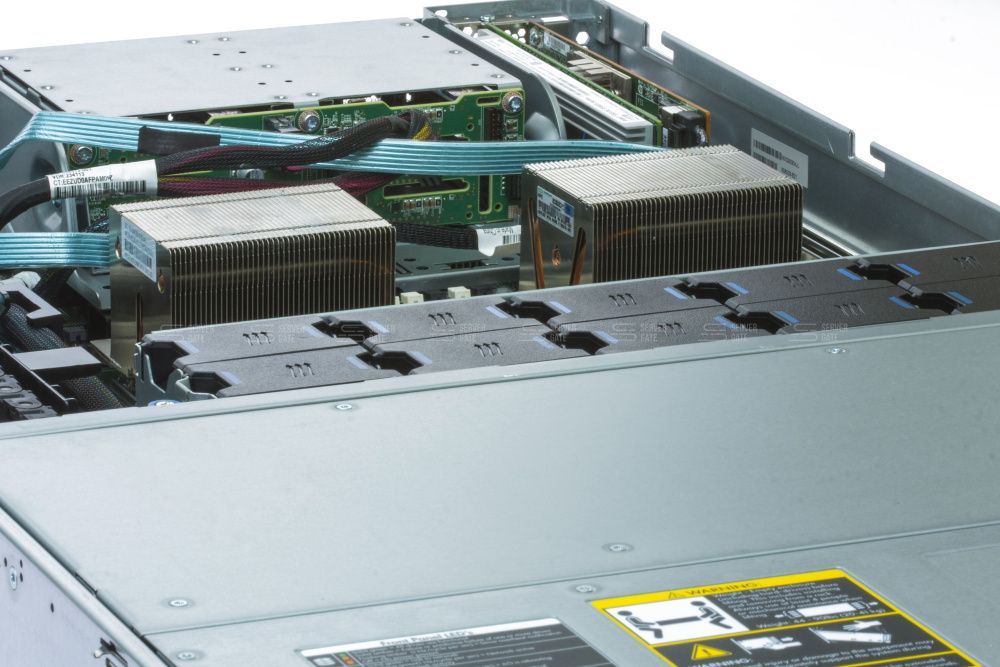 Изображение HPE Apollo 4200 Gen9 54SFF 2U, Intel Xeon E5-2600v3 / Intel Xeon E5-2600v4 до x2, 16 слотов  DIMM до  Gb | до 54 HDD/SSD 2.5 общим объёмом до 392000 ГБ. Блок питания x