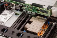 Изображение DELL R740xd2 24LFF 2U, Intel Xeon Scalable до x2, 16 слотов  DIMM до  Gb | до 24 HDD/SSD 3.5 общим объёмом до 336000 ГБ. Блок питания x