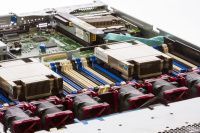 Изображение HPE DL360 Gen9 10SFF 1U, Intel Xeon E5-2600v3 / Intel Xeon E5-2600v4 до x2, 24 слотов  DIMM до  Gb | до 10 HDD/SSD 2.5 общим объёмом до 20000 ГБ. Блок питания x
