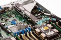 Изображение HPE DL360 Gen10 8SFF 1U, Intel Xeon Scalable до x2, 24 слотов  DIMM до  Gb | до 10 HDD/SSD 2.5 общим объёмом до 122880 ГБ. Блок питания x