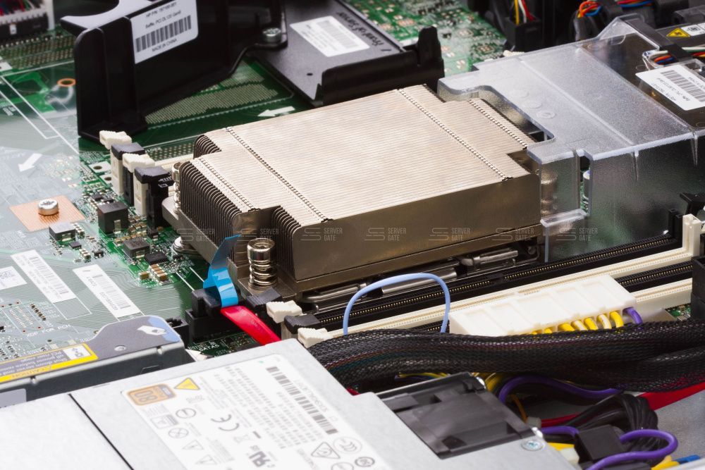 Изображение HPE DL120 Gen9 8SFF 1U, Intel Xeon E5-2600v3 / Intel Xeon E5-2600v4 до x1, 8 слотов  DIMM до  Gb | до 8 HDD/SSD 2.5 общим объёмом до 32000 ГБ. Блок питания x